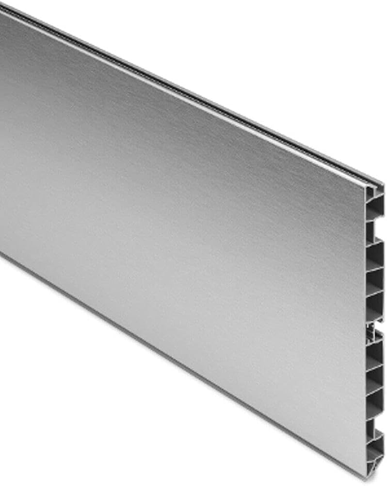 Zoccolo Alluminio 3 mt