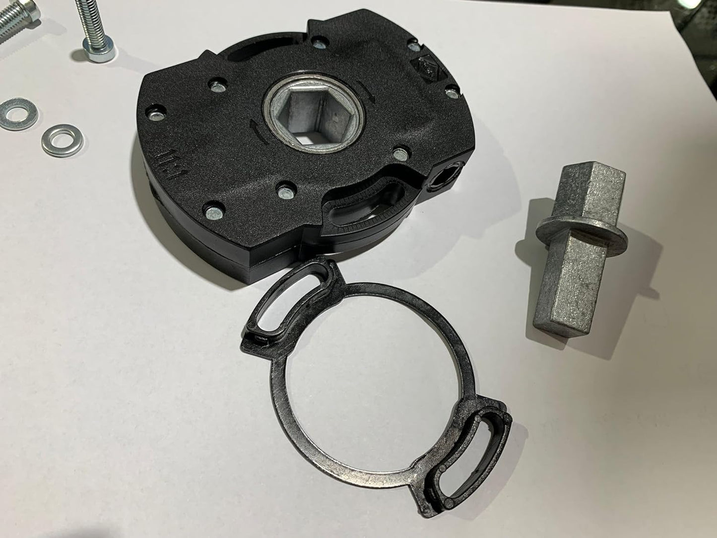 argano con finecorsa rapporto 1:11, accessorio per tapparelle,argano rapporto 1:11 per asta oscillante con innesti tapparelle